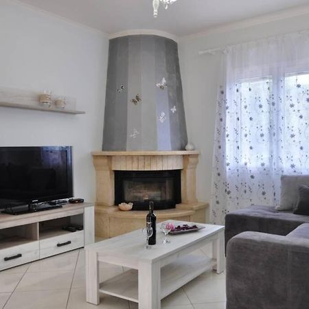 Villa Angelika เลียปาเดส ภายนอก รูปภาพ
