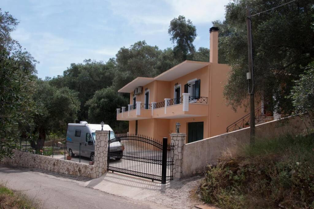 Villa Angelika เลียปาเดส ภายนอก รูปภาพ