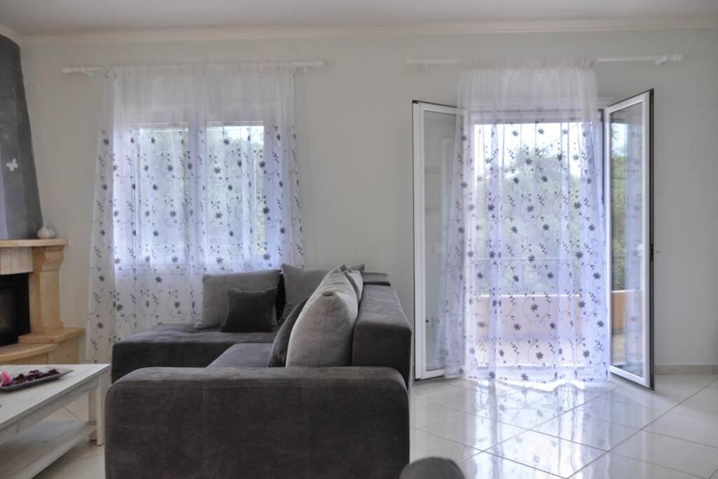 Villa Angelika เลียปาเดส ภายนอก รูปภาพ